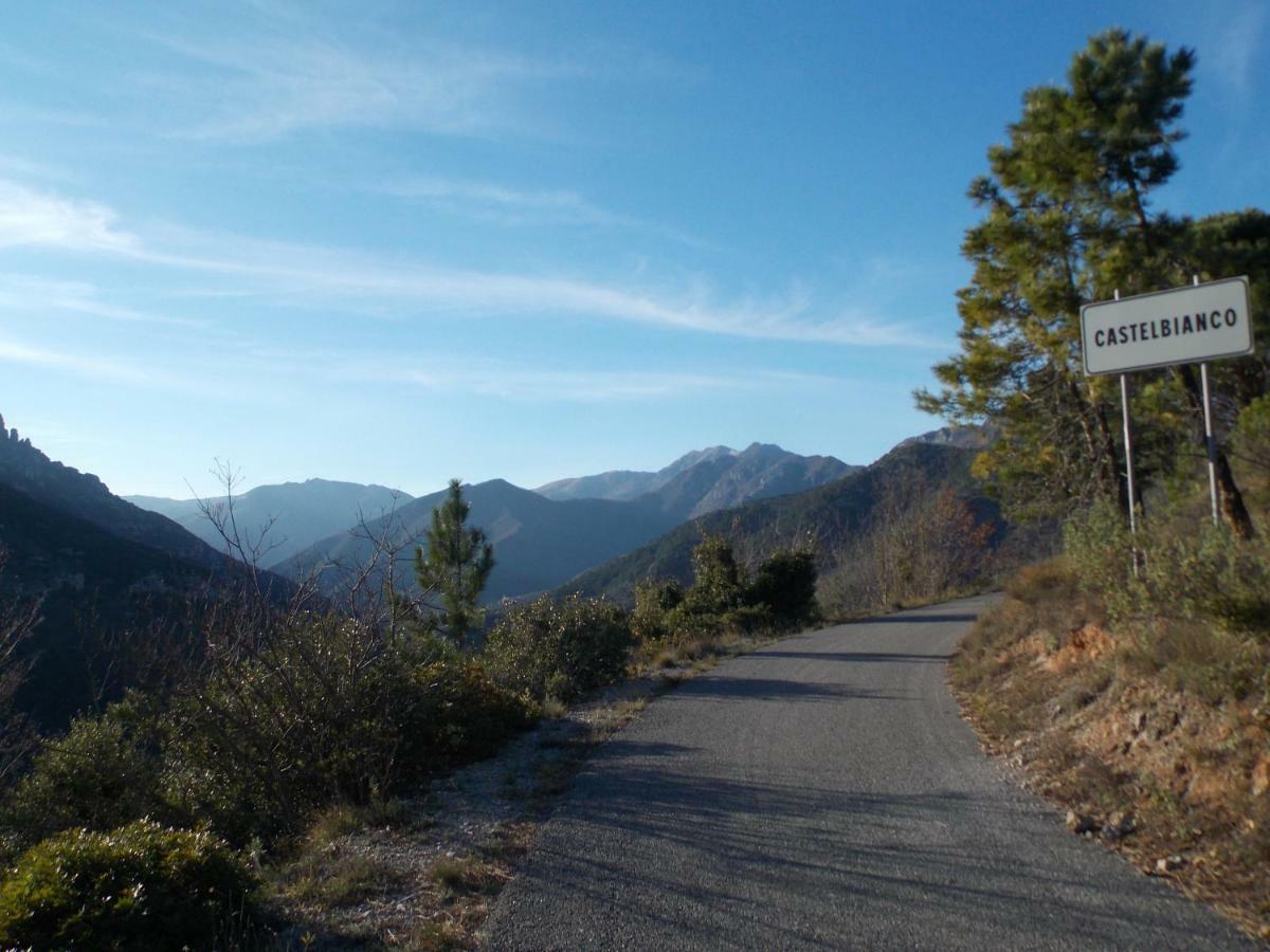 Arve Castelbianco - B&B E Appartamento Colletta Luaran gambar